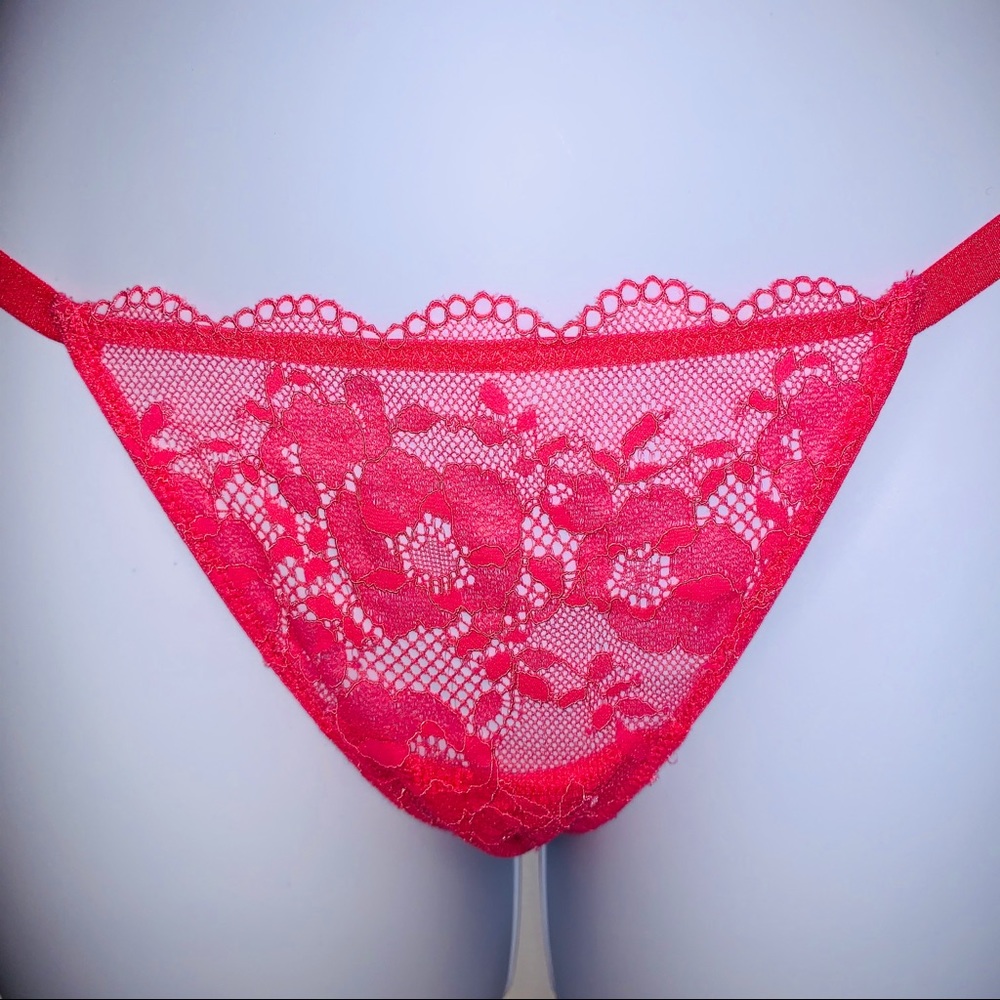 Victoria’s Secret lingerie set bra and thong - Picture 5 of 8